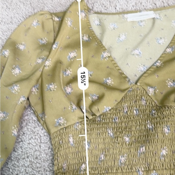 Urban outfitters green satin floral v-neck cropped blouse - Picture 4 of 4
